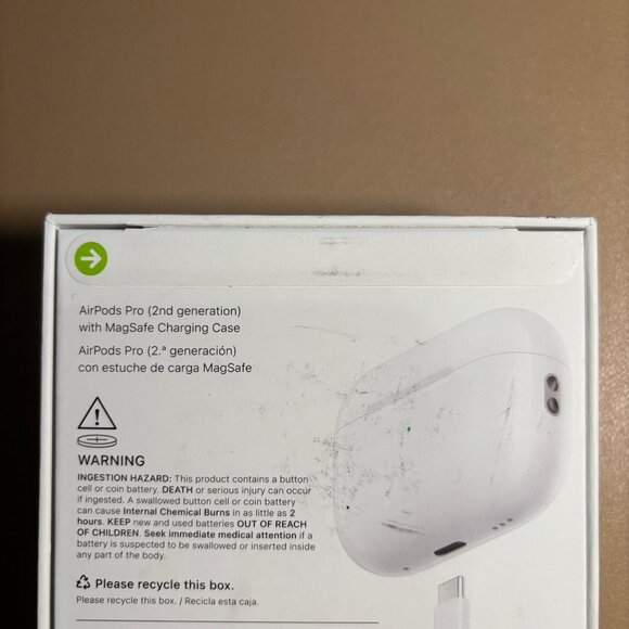 AirPods Pro 2 with MagSafe Charging Case (USB-C) - Picture 6 of 7